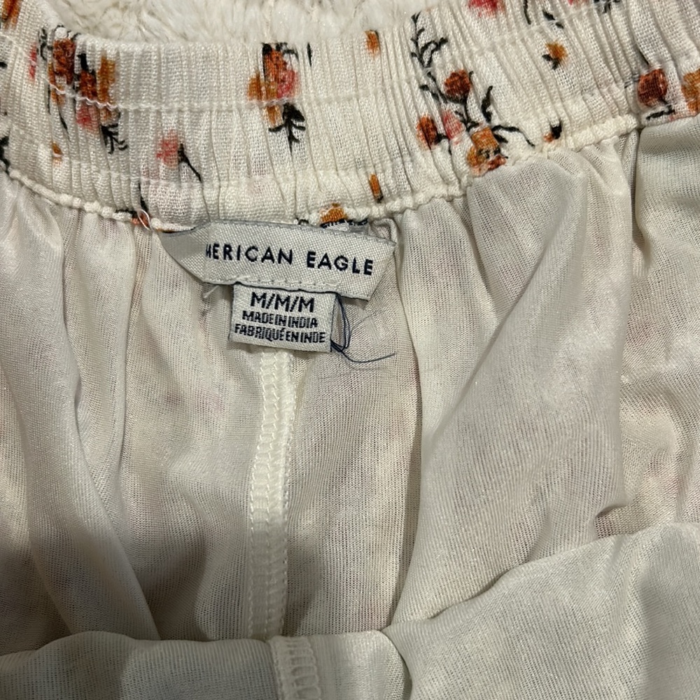Adorable American Eagle shorts - Picture 2 of 3
